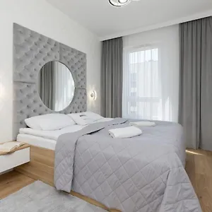 Praga Arte With Parking & Balcony By Renters Apartament